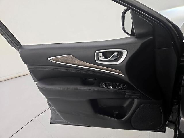 Photo of 2015 Gray INFINITI QX60