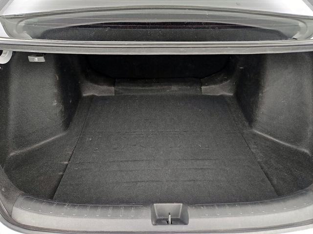 Photo of 2022 White Honda Civic