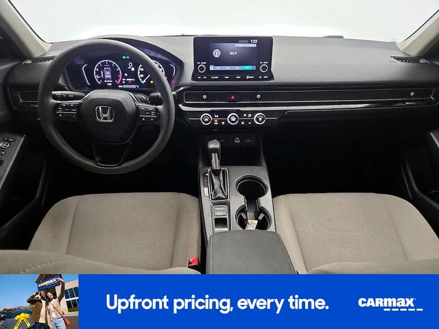 Photo of 2022 White Honda Civic