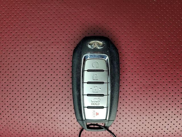 Photo of 2022 Black INFINITI QX55