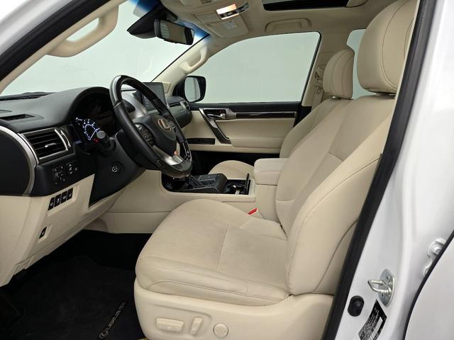 Photo of 2023 White Lexus GX 460