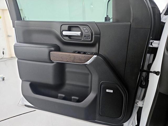 Photo of 2023 White GMC Sierra 2500
