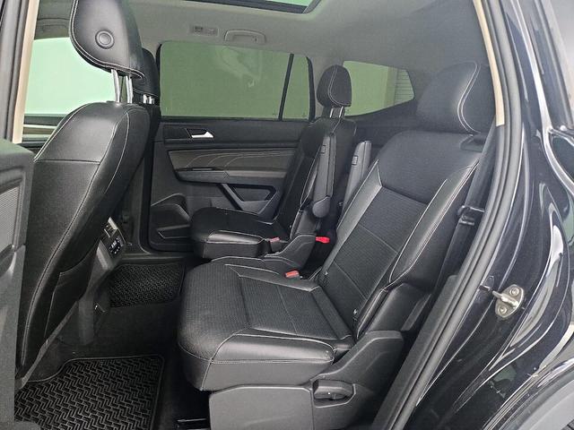 Photo of 2022 Black Volkswagen Atlas