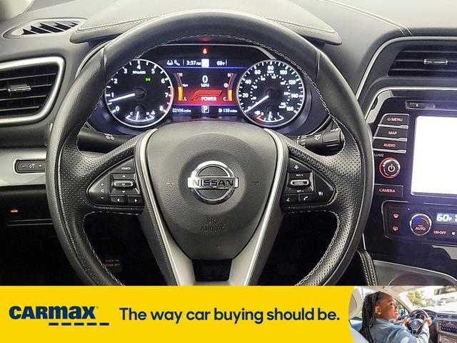 Photo of 2022 Silver Nissan Maxima