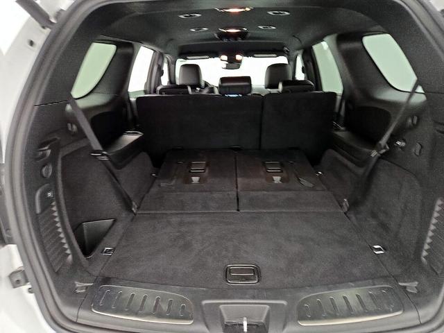 Photo of 2022 White Dodge Durango