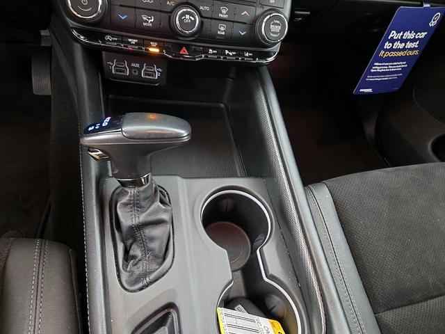 Photo of 2022 White Dodge Durango