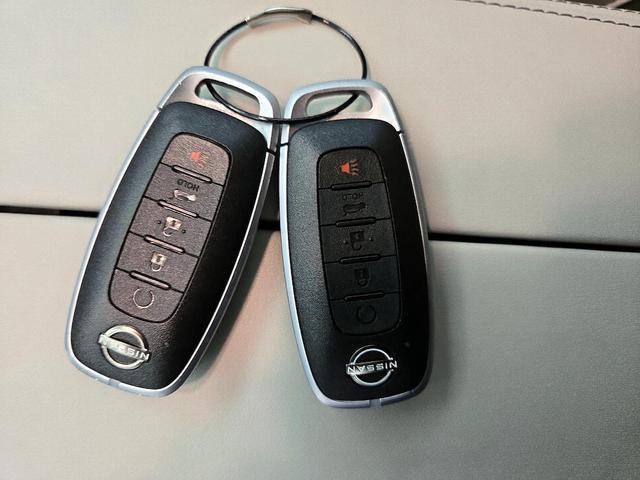 Photo of 2023 Blue Nissan Rogue
