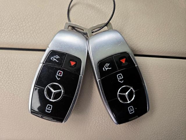 Photo of 2019 Blue Mercedes-Benz E-Class