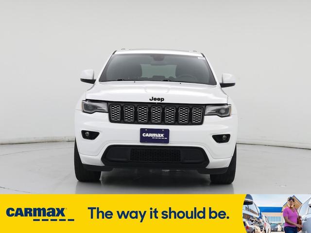 Photo of 2021 White Jeep Grand Cherokee