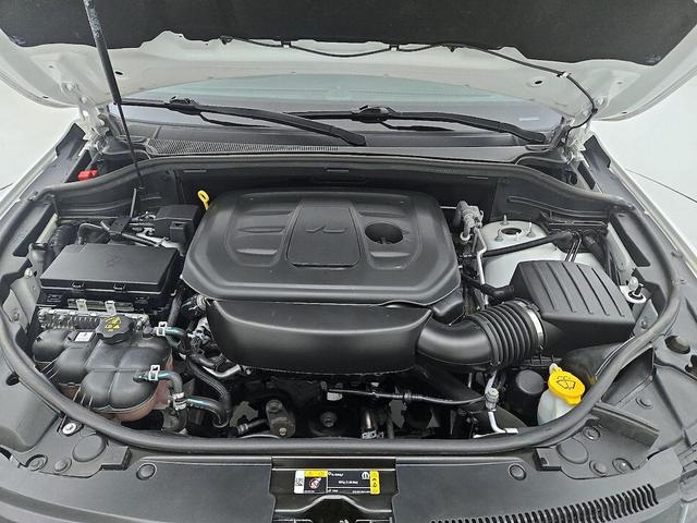 Photo of 2021 White Jeep Grand Cherokee