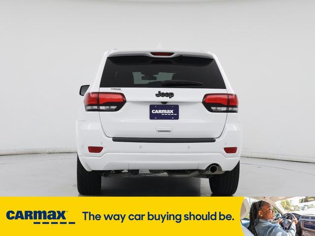 Photo of 2021 White Jeep Grand Cherokee
