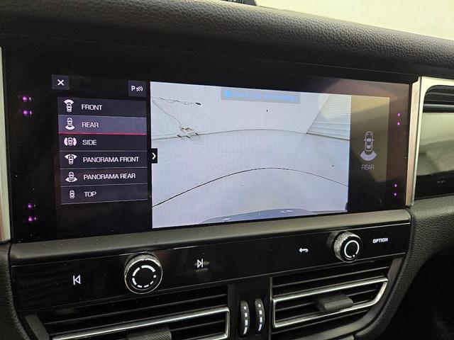 Photo of 2022 Blue Porsche Macan