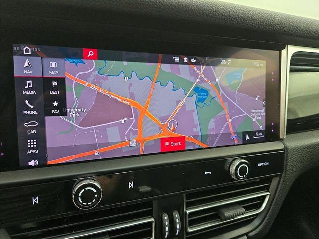Photo of 2022 Blue Porsche Macan