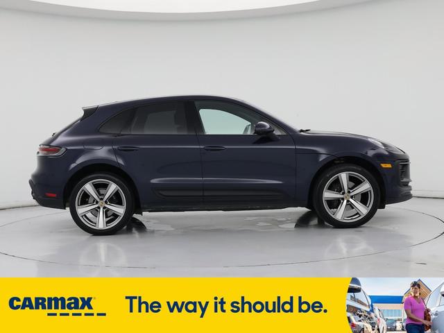 Photo of 2022 Blue Porsche Macan