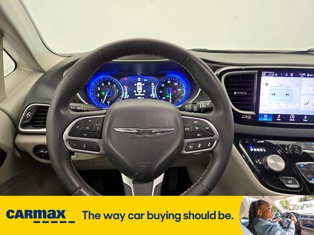 Photo of 2023 Black Chrysler Pacifica