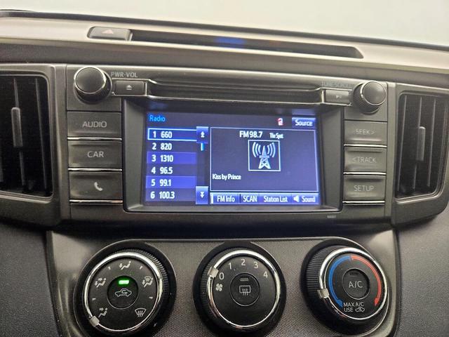 Photo of 2014 White Toyota RAV4