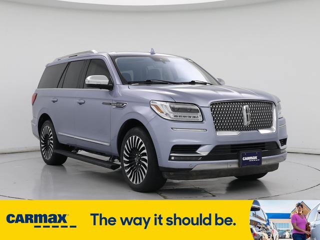 Photo of 2020 Blue Lincoln Navigator