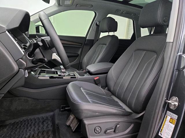 Photo of 2023 Black Audi Q5