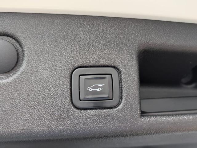 Photo of 2018 Summit White Chevrolet Equinox
