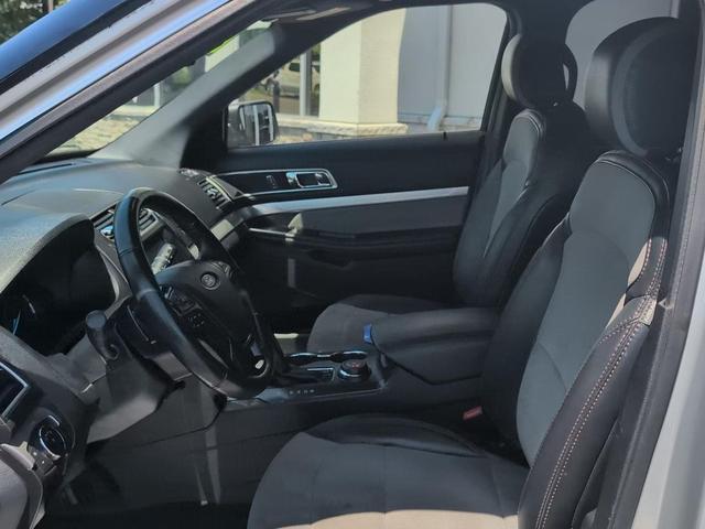 Photo of 2017 Ingot Silver Metallic Ford Explorer