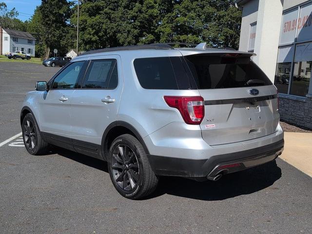 Photo of 2017 Ingot Silver Metallic Ford Explorer