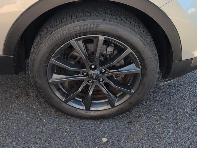Photo of 2017 Ingot Silver Metallic Ford Explorer