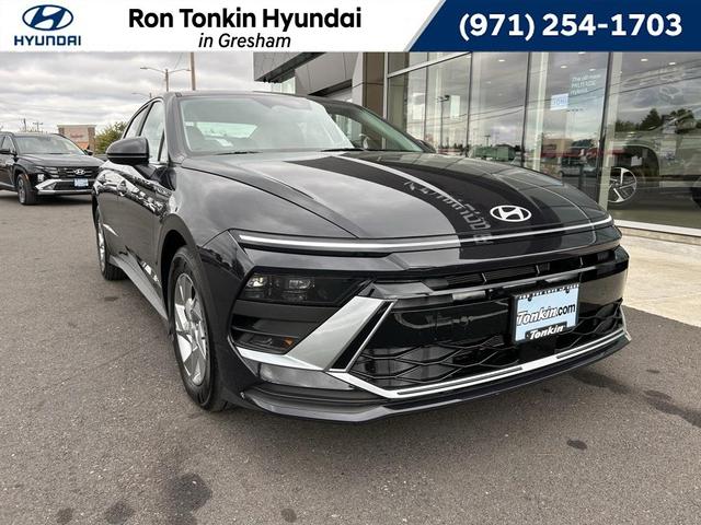 Photo of 2025 Carbon Blue Hyundai SONATA