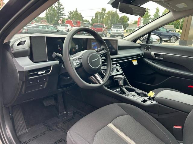 Photo of 2025 Carbon Blue Hyundai SONATA