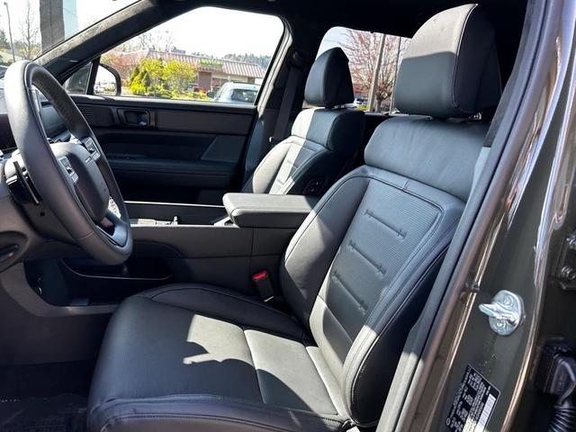 Photo of 2025 Green Hyundai SANTA FE HEV
