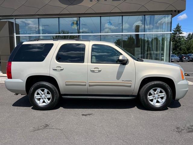 Photo of 2012 Gold Mist Metallic GMC Yukon