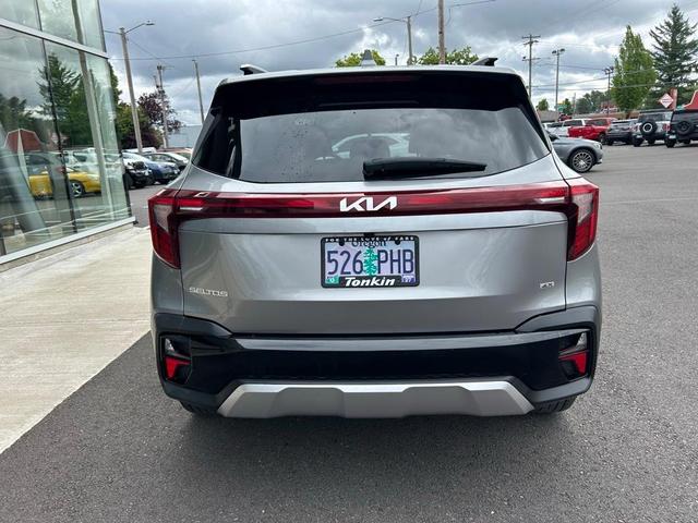 Photo of 2024 Steel Gray Kia Seltos