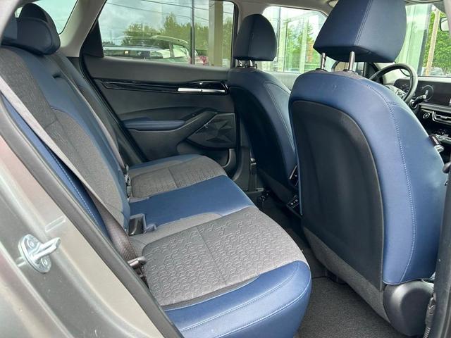 Photo of 2024 Steel Gray Kia Seltos
