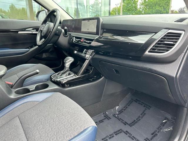 Photo of 2024 Steel Gray Kia Seltos