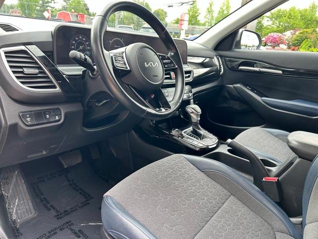 Photo of 2024 Steel Gray Kia Seltos