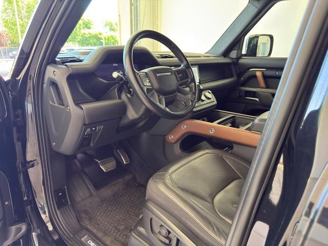 Photo of 2021 Black Land Rover Defender