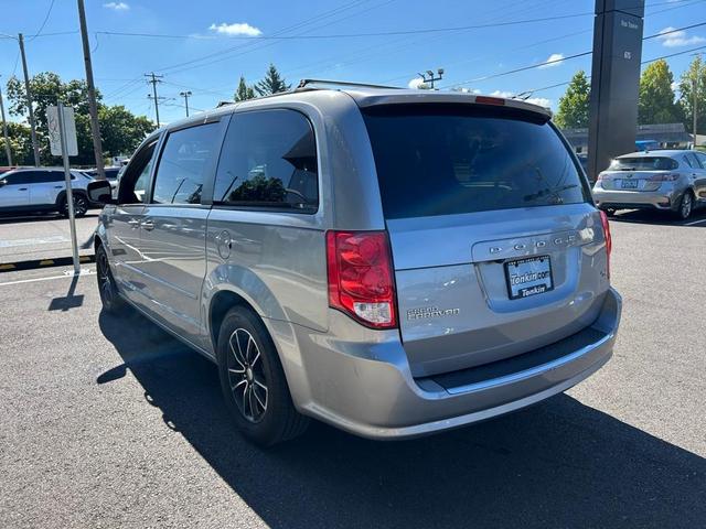 Photo of 2016 Billet Silver Metallic Clearcoat Dodge Grand Caravan
