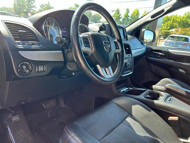 Photo of 2016 Billet Silver Metallic Clearcoat Dodge Grand Caravan