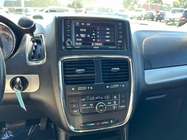 Photo of 2016 Billet Silver Metallic Clearcoat Dodge Grand Caravan