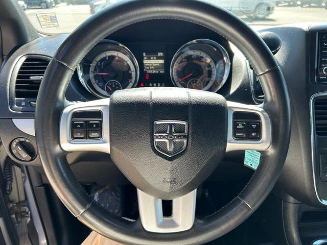 Photo of 2016 Billet Silver Metallic Clearcoat Dodge Grand Caravan