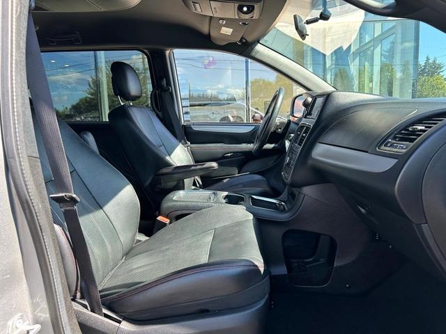Photo of 2016 Billet Silver Metallic Clearcoat Dodge Grand Caravan