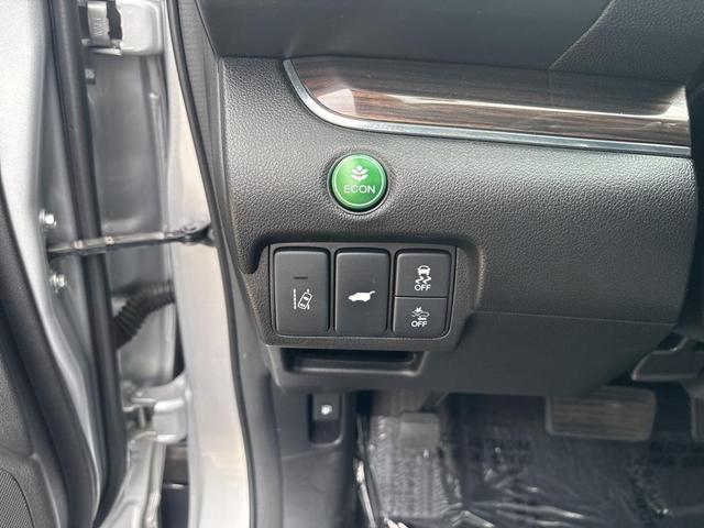 Photo of 2016 Silver Honda CR-V