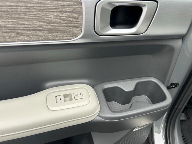 Photo of 2026 Gray Hyundai SANTA FE HEV