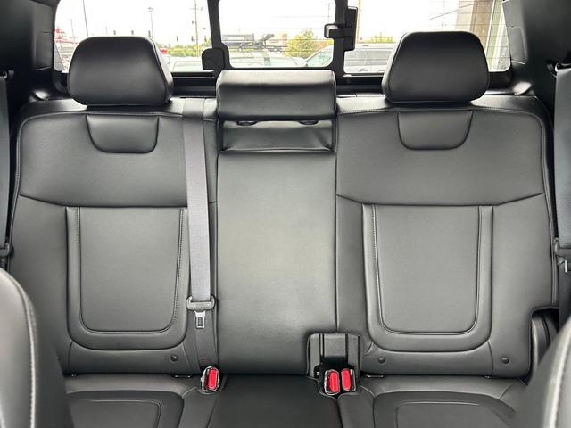 Photo of 2024 Phantom Black Hyundai SANTA CRUZ