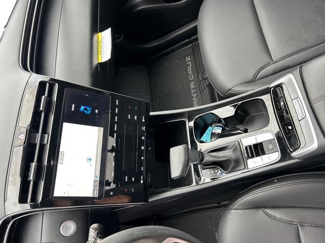 Photo of 2024 Phantom Black Hyundai SANTA CRUZ