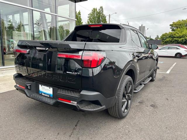 Photo of 2024 Phantom Black Hyundai SANTA CRUZ