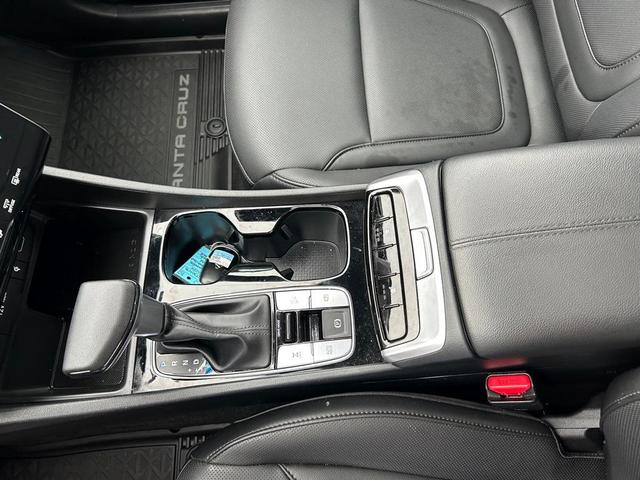 Photo of 2024 Phantom Black Hyundai SANTA CRUZ