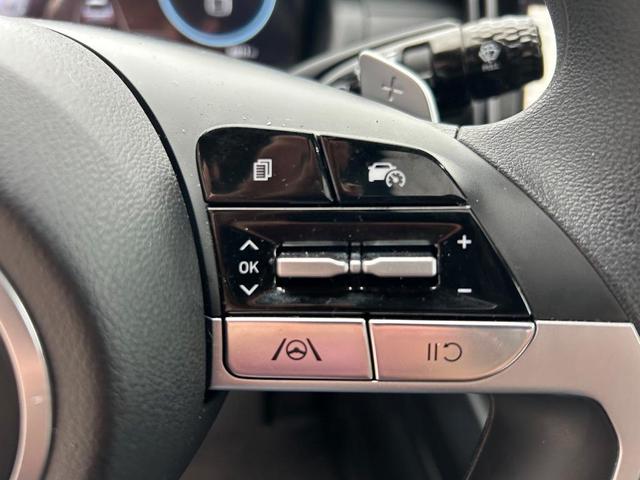 Photo of 2024 Phantom Black Hyundai SANTA CRUZ