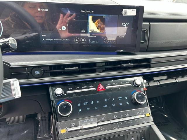 Photo of 2025 White Hyundai SANTA FE HEV