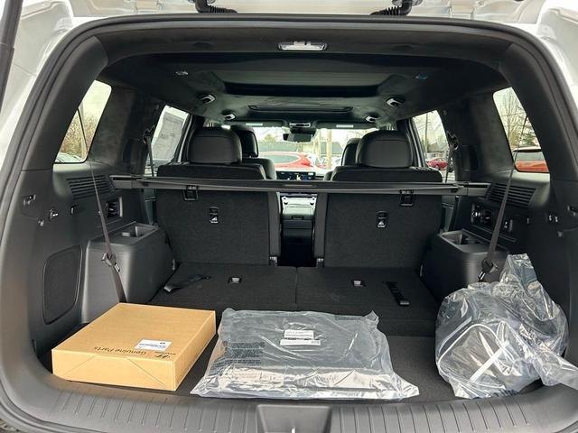 Photo of 2025 White Hyundai SANTA FE HEV