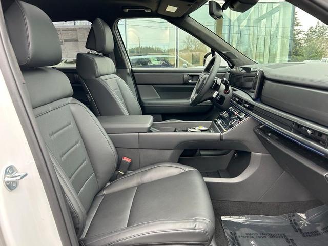 Photo of 2025 White Hyundai SANTA FE HEV
